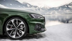 Новая Audi RS4 Avant на зимних фото в Швейцарских Альпах