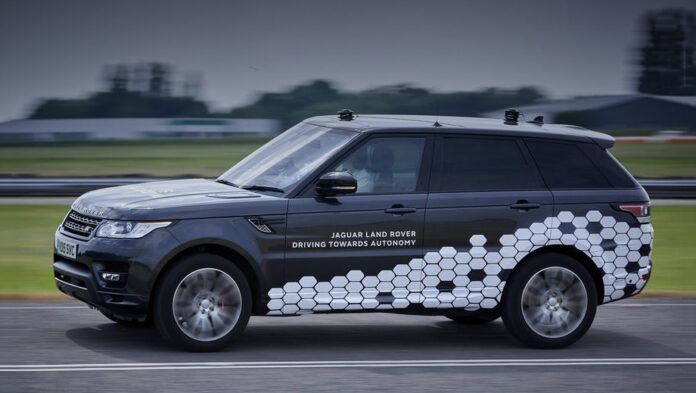 Range Rover Sport получил автопилот