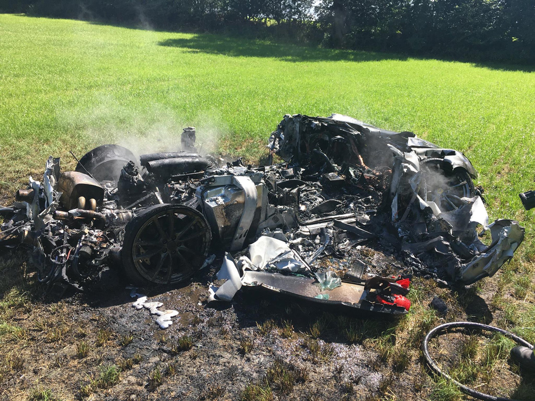 Ferrari 430 Scuderia crash