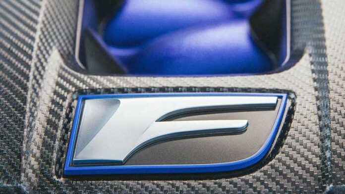 В Lexus готують спецверсії позашляховиків під літерою F