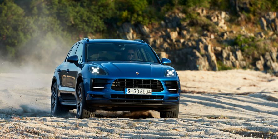 Машина macan певца