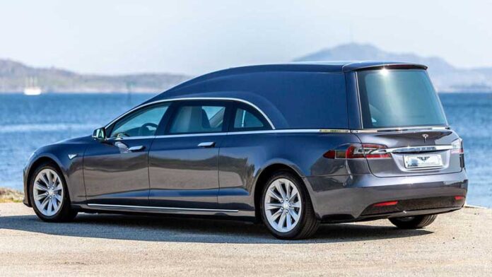 Tesla Model S превратили в катафалк за 220 тысяч долларов