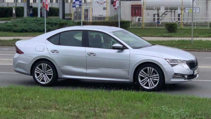 Новая Skoda Octavia сбросила камуфляж