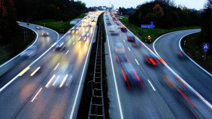 Германия отказалась ограничивать скорость на автобанах