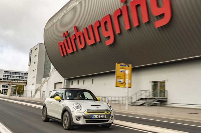MINI попробует установить странный рекорд Нюрбургринга