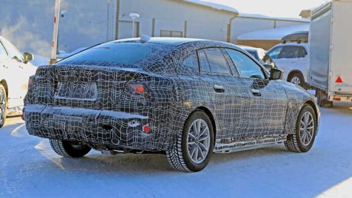 Электрический седан BMW i4 проедет 600 км без подзарядки