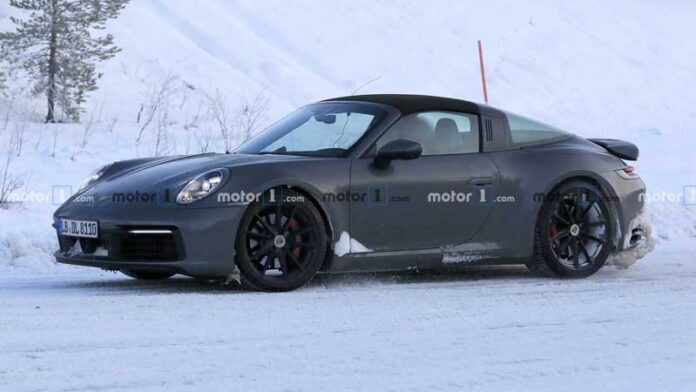 Porsche пытает морозами 911 в кузове тарга