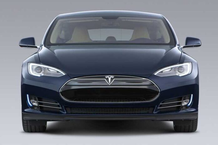 Белорусский электромобиль сравнят с личной Tesla Model S Лукашенко
