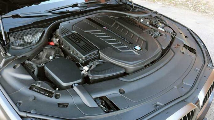 BMW будет выпускать автомобили с ДВС еще 30 лет
