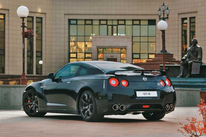 Nissan GT-R