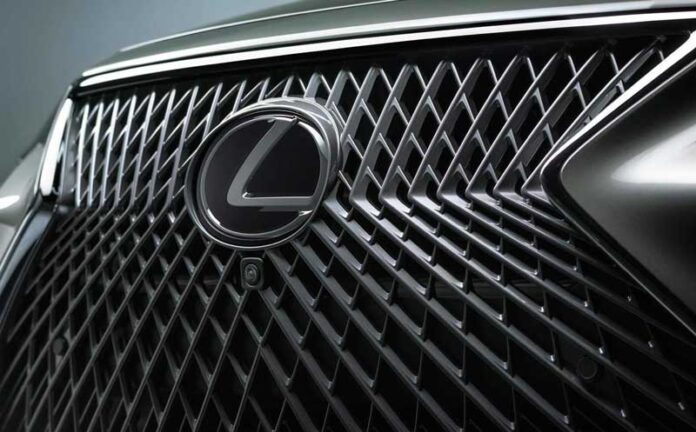 Lexus готовит автомобиль с автопилотом второго уровня