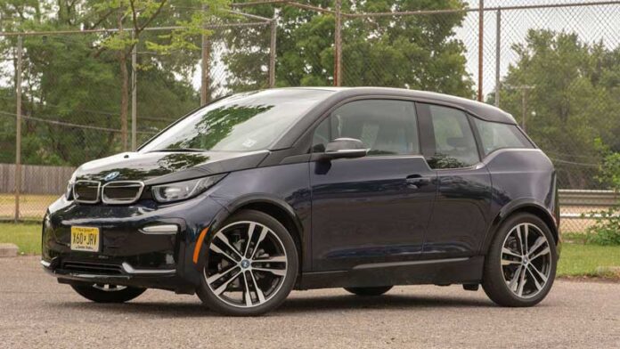 Шеф-дизайнер Bentley жестко раскритиковал внешность BMW i3