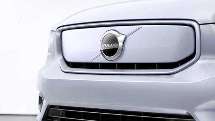 Volvo готовит к премьере новые кроссоверы C40 и XC100