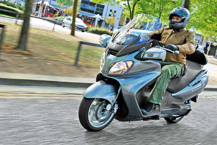 Мотоцикл против автомобиля