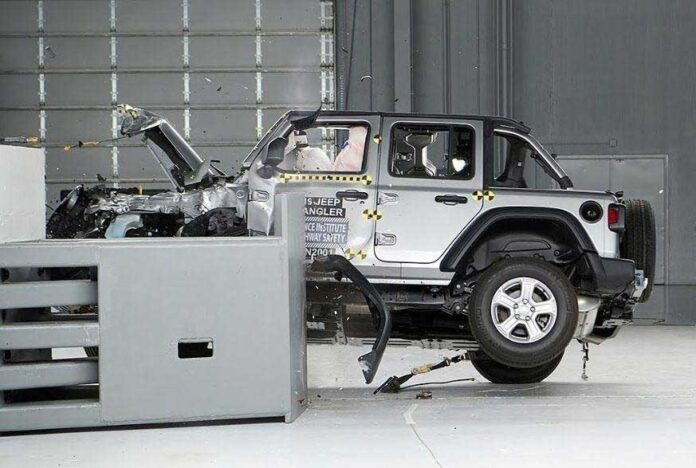 Jeep Wrangler провалил краш-тесты в США