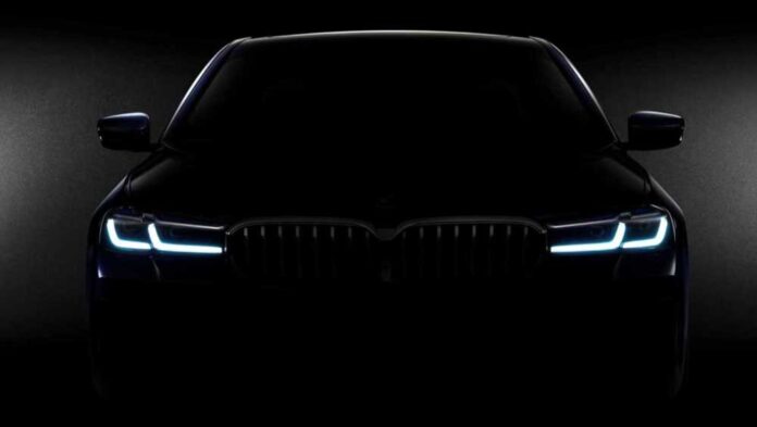 BMW показала тизер обновленной «пятерки»