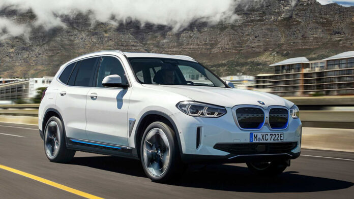 BMW X3 стал электромобилем