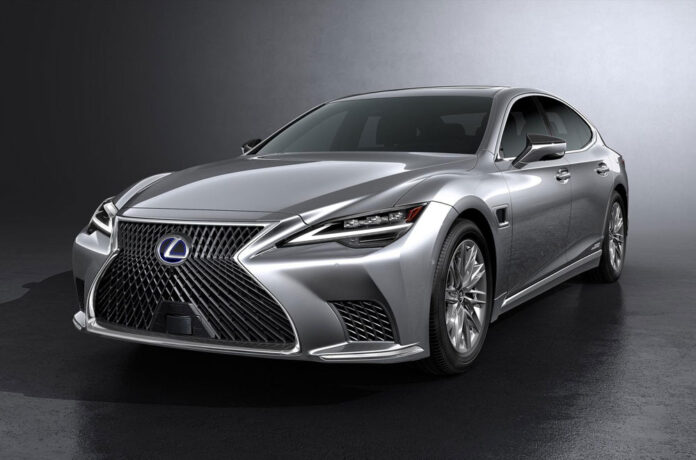 Обновленный Lexus LS получил фары-сканеры и перенастроенное шасси