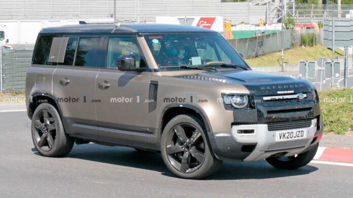 Самый мощный Land Rover Defender сфотографировали во время испытаний