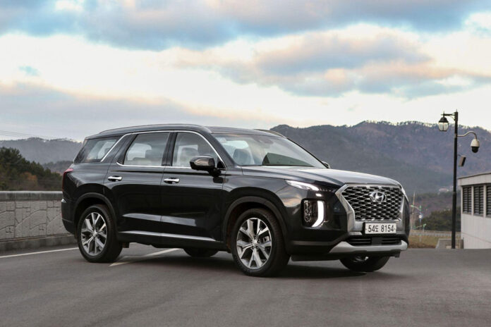 Владельцы Hyundai Palisade жалуются на неприятный запах в салоне