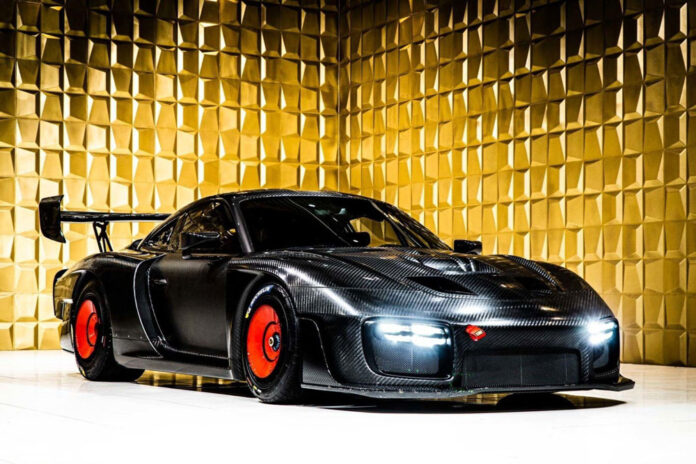 Уникальный карбоновый Porsche оценили в 47 миллионов гривен