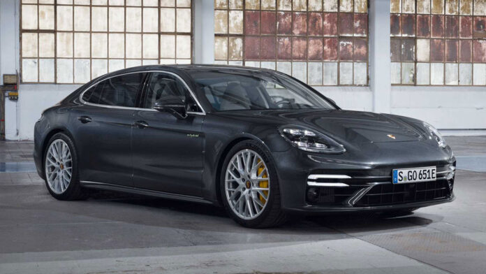 Porsche представила самую мощную версию Panamera