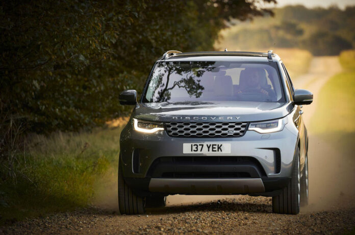Обновленному Land Rover Discovery перетряхнули моторную гамму