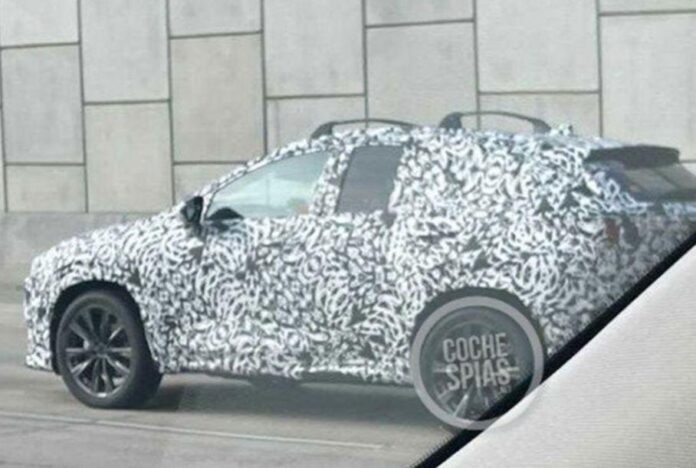 Прототип Mazda CX-50 заметили во время дорожных испытаний
