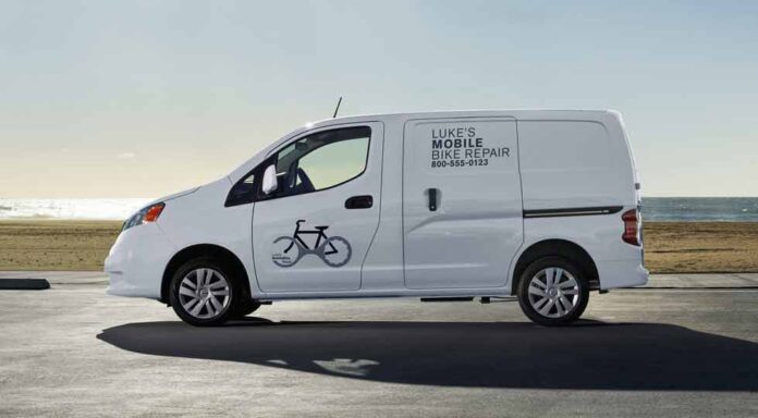 Фургон Nissan NV200 слегка обновился