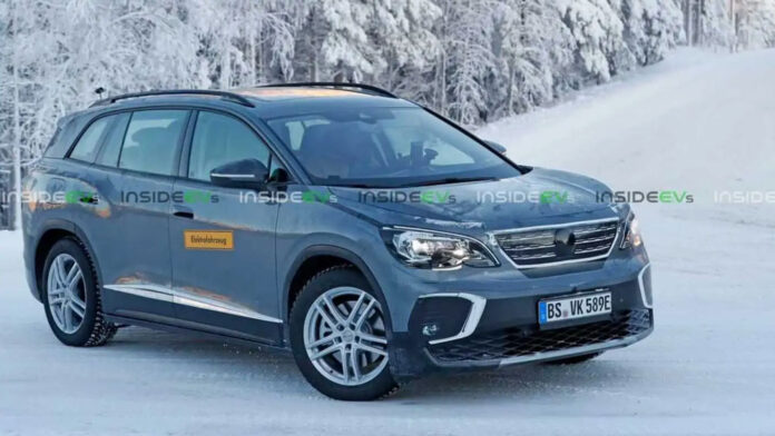 Volkswagen ID.6 тестируют под видом Peugeot