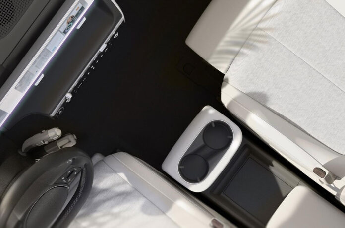 Hyundai показал интерьер Ioniq 5 со сдвижной центральной консолью