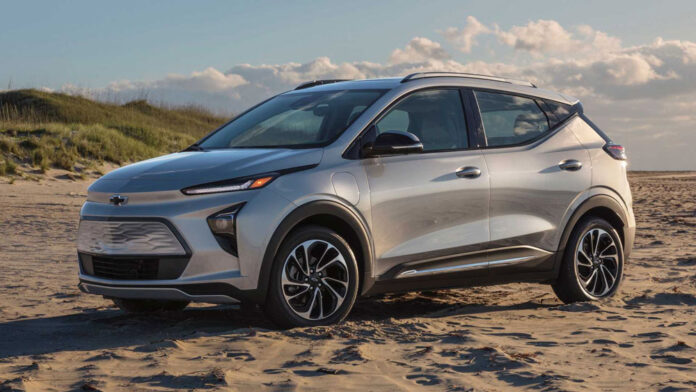 Chevrolet представил электрический псевдокроссовер Bolt EUV