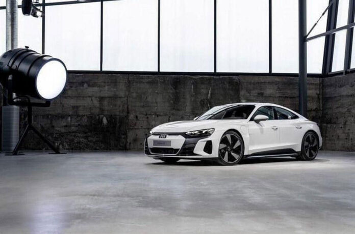 Фотографии серийного Audi e-tron GT слили в Сеть до премьеры
