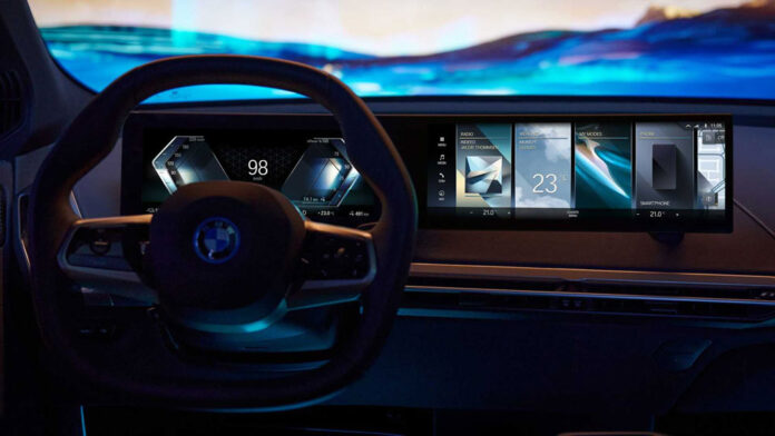 BMW представила новый мультимедийный комплекс iDrive
