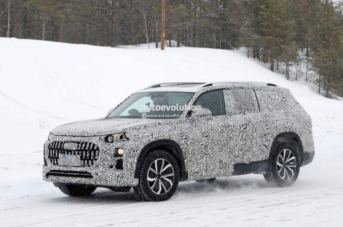 Audi Q9 впервые заметили на тестах