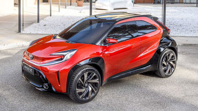 Toyota представила концепт кроссовера на базе Aygo