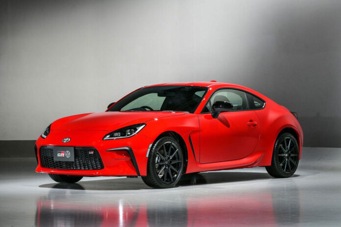 Toyota представила новый спорткар GR 86
