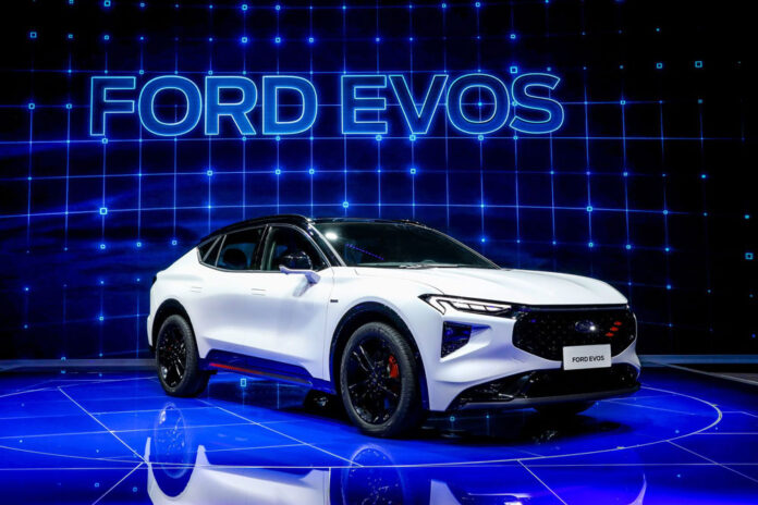 Ford представил новый гибридный кроссовер Evos