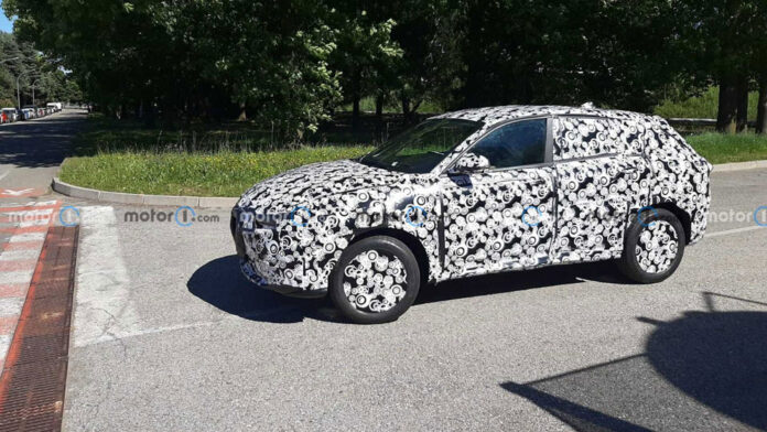 Кросовер Alfa Romeo Tonale вперше потрапив на фото