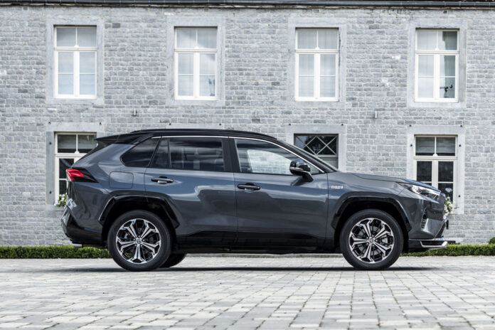 Обзор обновленного Toyota RAV4 от Тойота Сити Плаза