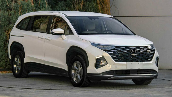 Hyundai показав інтер'єр мінівена Custo
