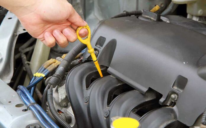 Перевірка рівня моторного масла