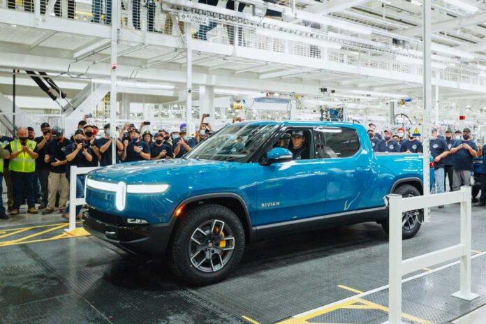 Rivian налагодив серійне виробництво електричного пікапа раніше Tesla