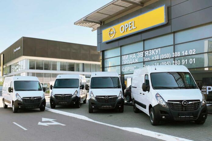 Компанія JCB вибрала Opel Movano для свого автопарку