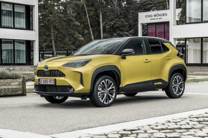 Маленький кросовер Toyota Yaris Cross їде в Україну