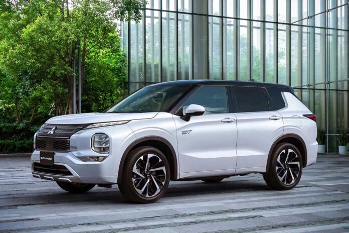 Mitsubishi розсекретила гібрид Outlander PHEV нового покоління