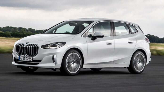 BMW представила нову генерацію компактвена «другої» серії