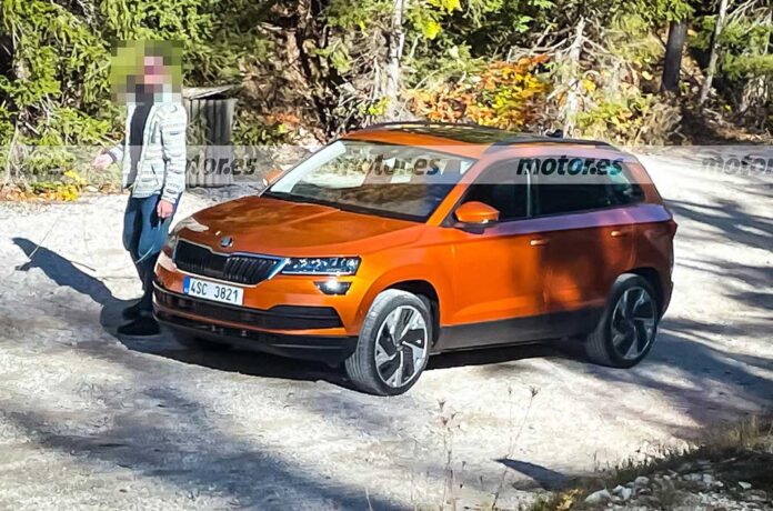 Оновлений Skoda Karoq сфотографували без камуфляжу