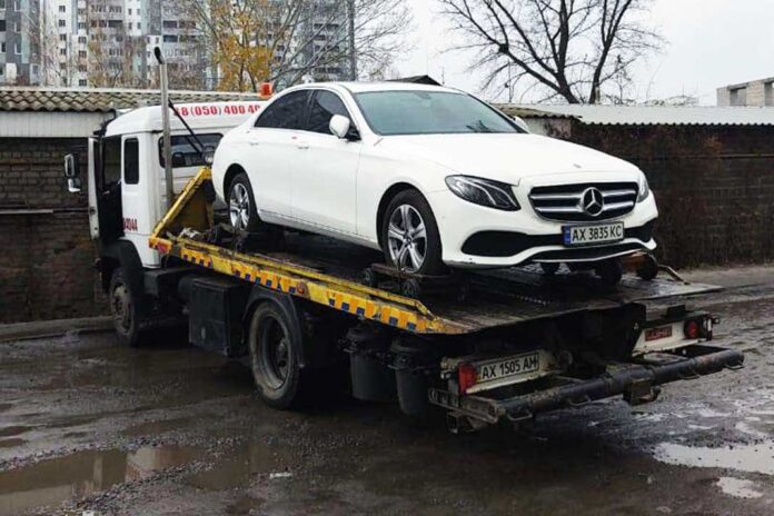У водія-боржника вперше відібрали автомобіль