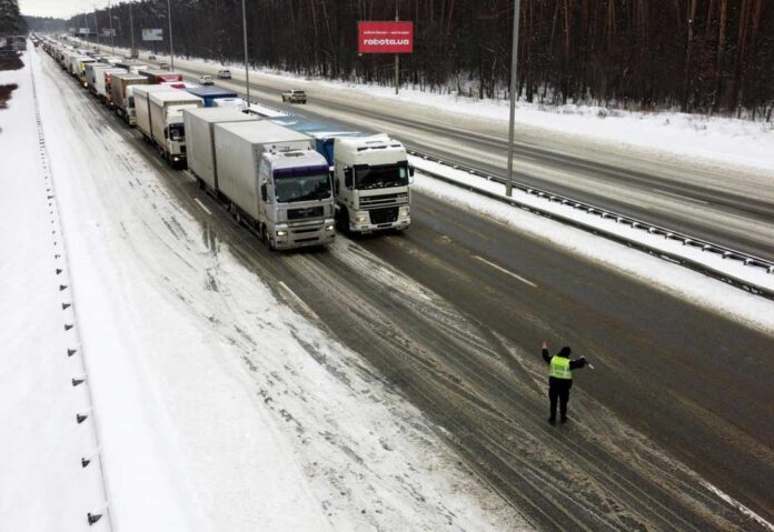 МВС обіцяє карати водіїв за використання 